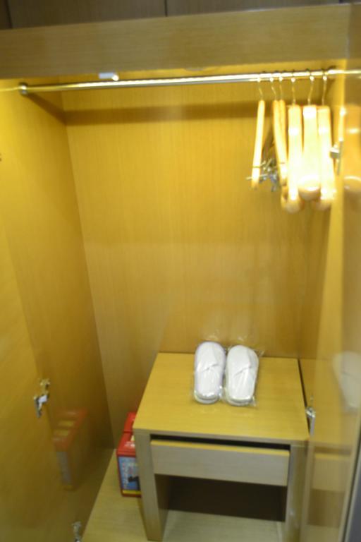 Lavande Hotel Zhuhai Gongbei Port Square Экстерьер фото
