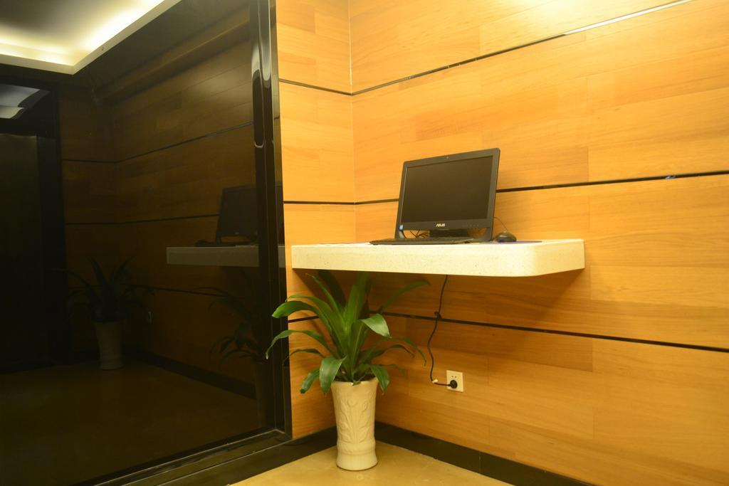Lavande Hotel Zhuhai Gongbei Port Square Экстерьер фото