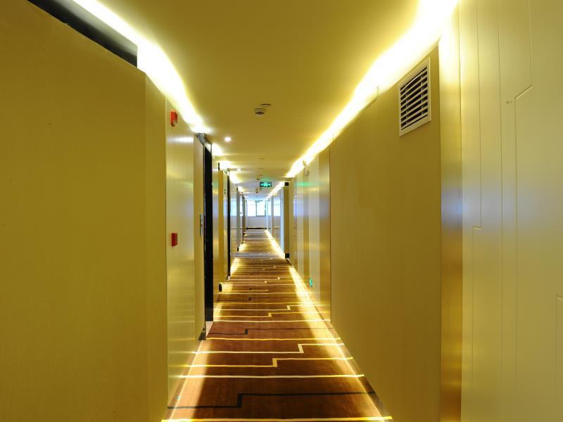 Lavande Hotel Zhuhai Gongbei Port Square Экстерьер фото