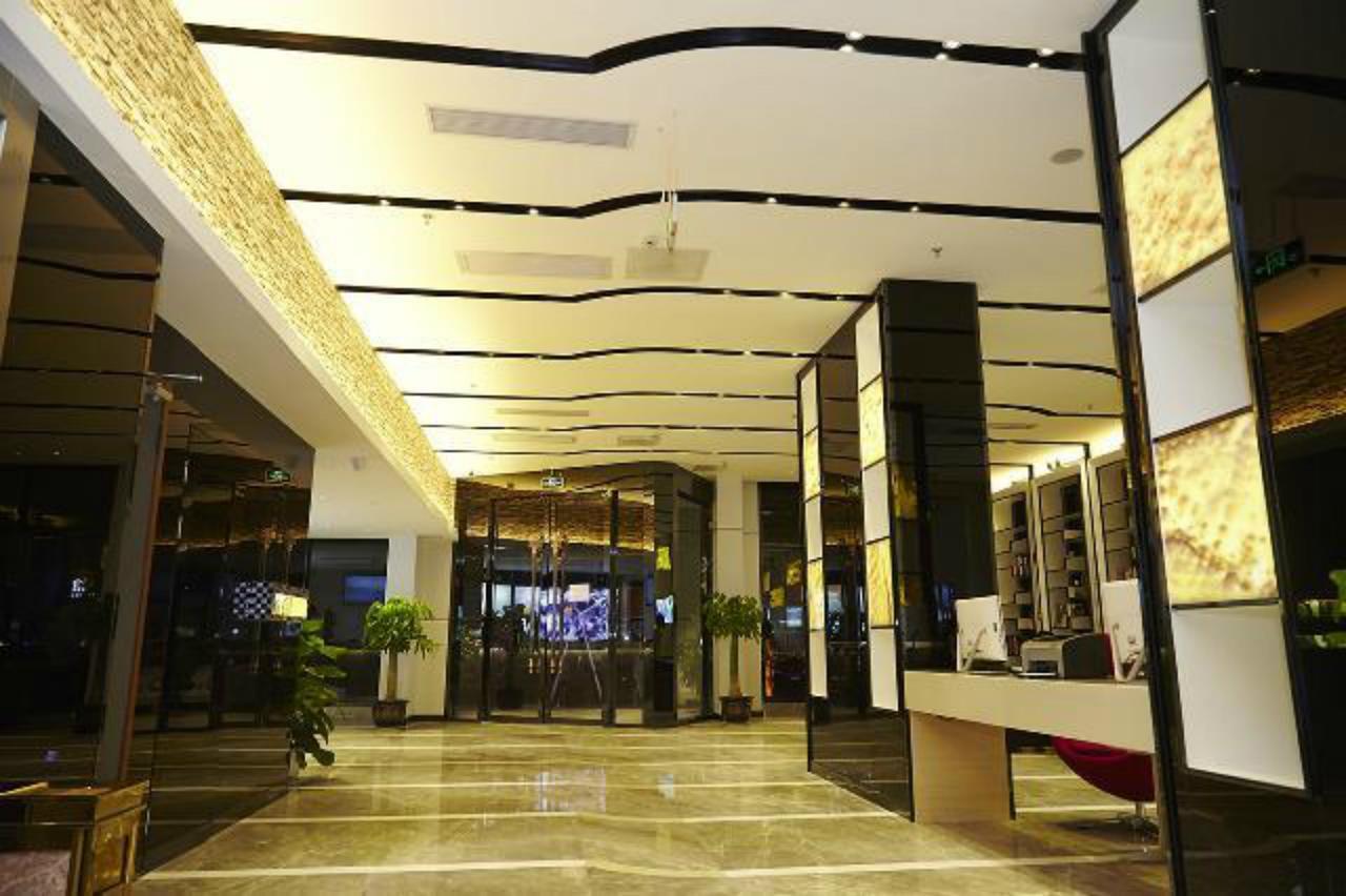 Lavande Hotel Zhuhai Gongbei Port Square Экстерьер фото