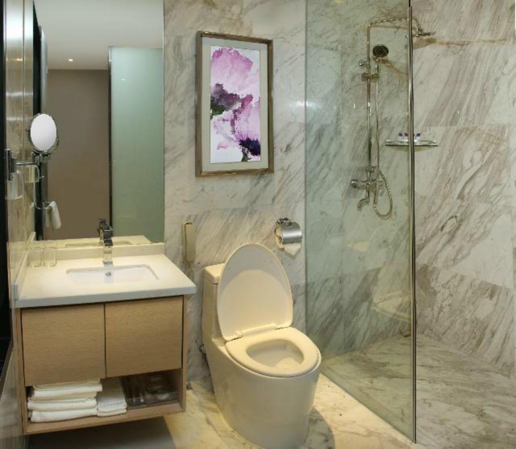 Lavande Hotel Zhuhai Gongbei Port Square Экстерьер фото